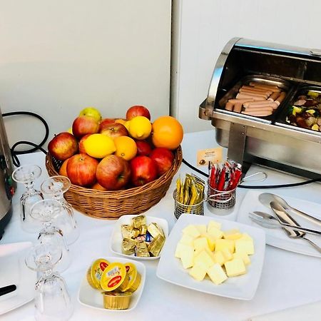 Hotel Fryderyk Nysa Bagian luar foto