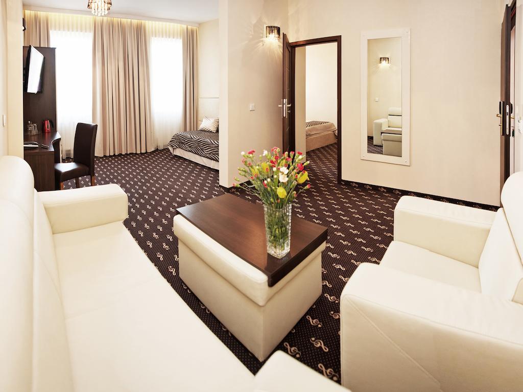 Hotel Fryderyk Nysa Ruang foto