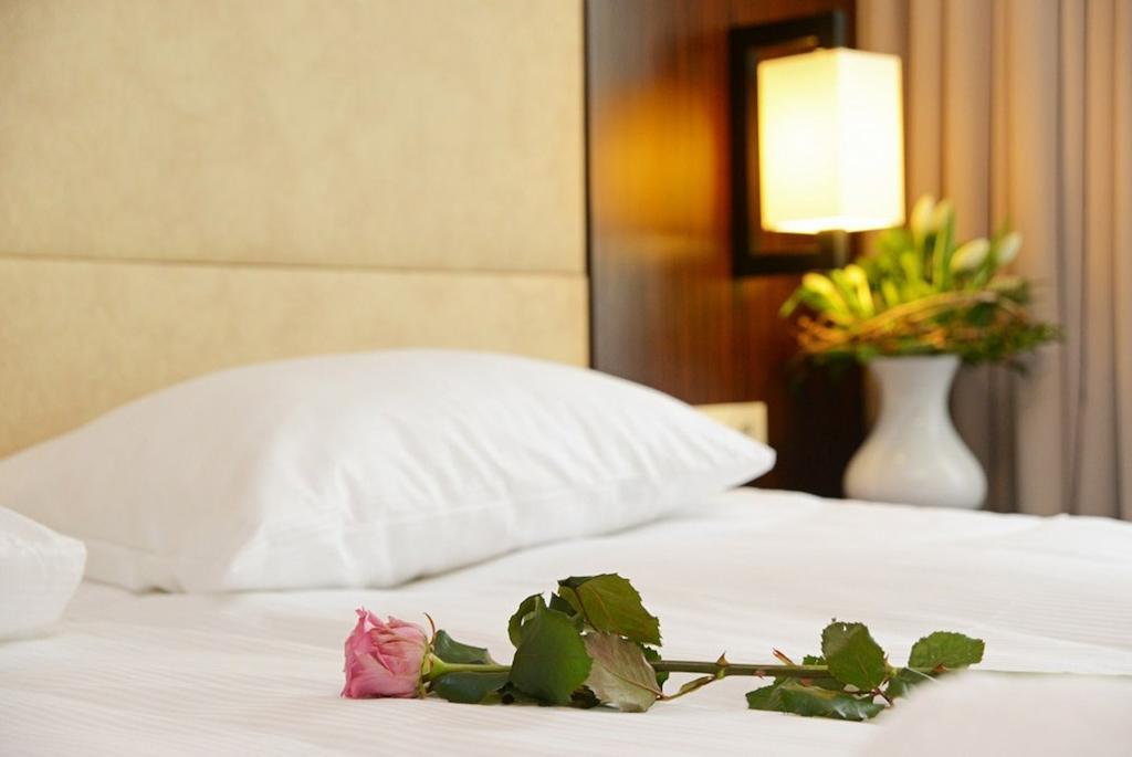Hotel Fryderyk Nysa Ruang foto